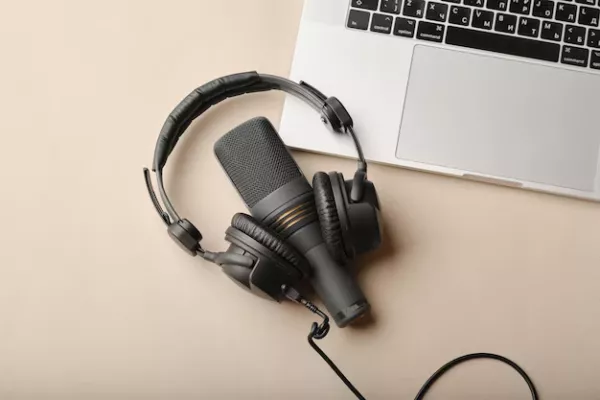 The Best Podcasts to Listen to in 2025